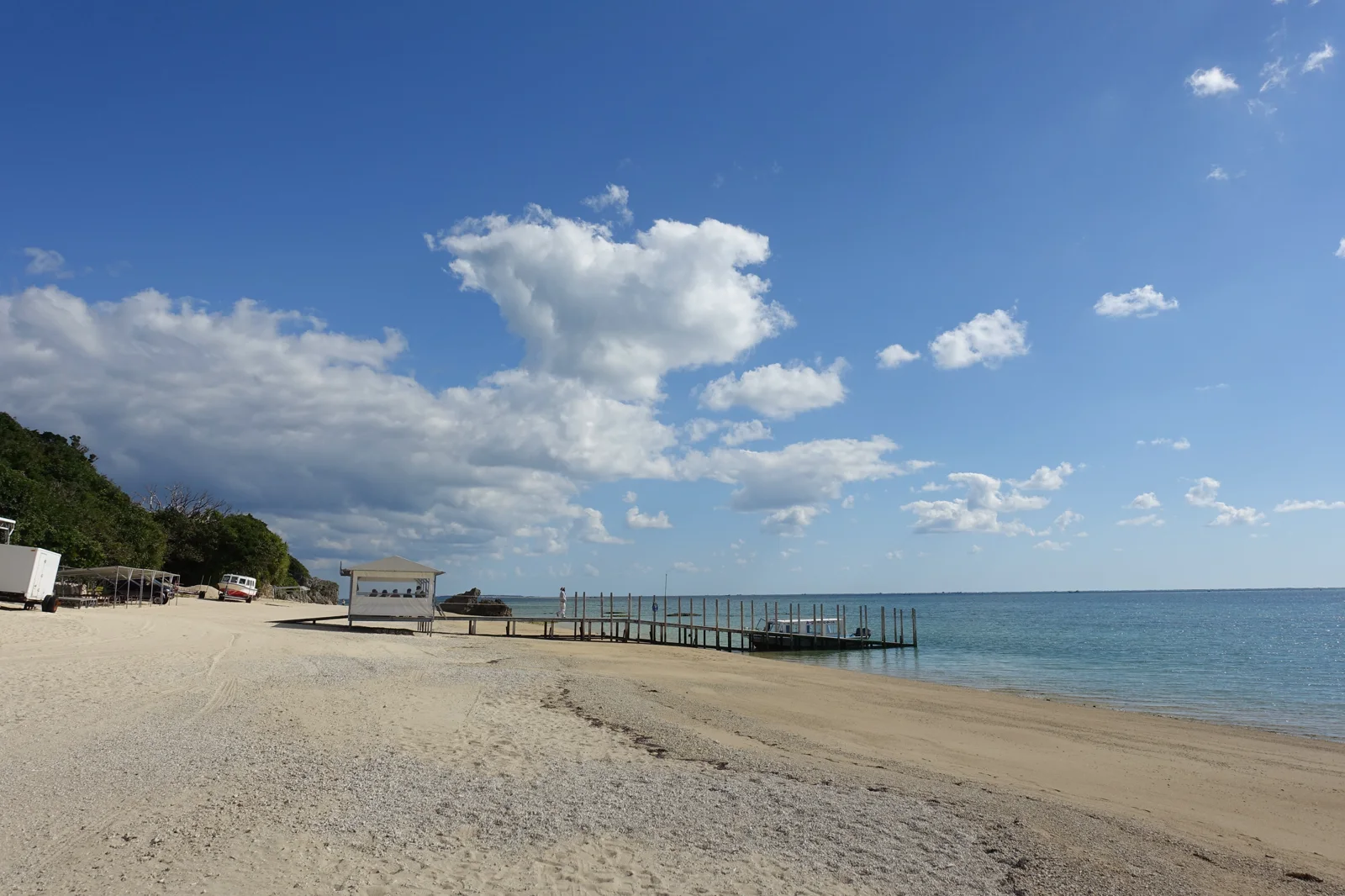 Mibaru Beach / Hyakuna Beach